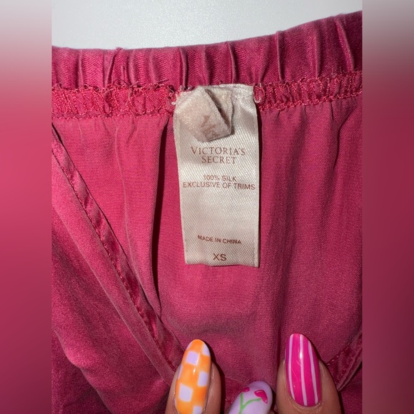 Victoria Secret Vintage 100% Silk Slip Dress Pink Coquette Y2K Fairycore
- XS - Picture 2 of 8